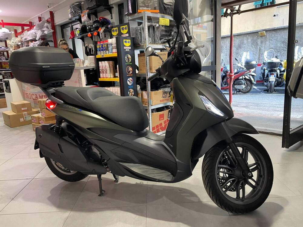 Piaggio Beverly 400 S (2025) (2)
