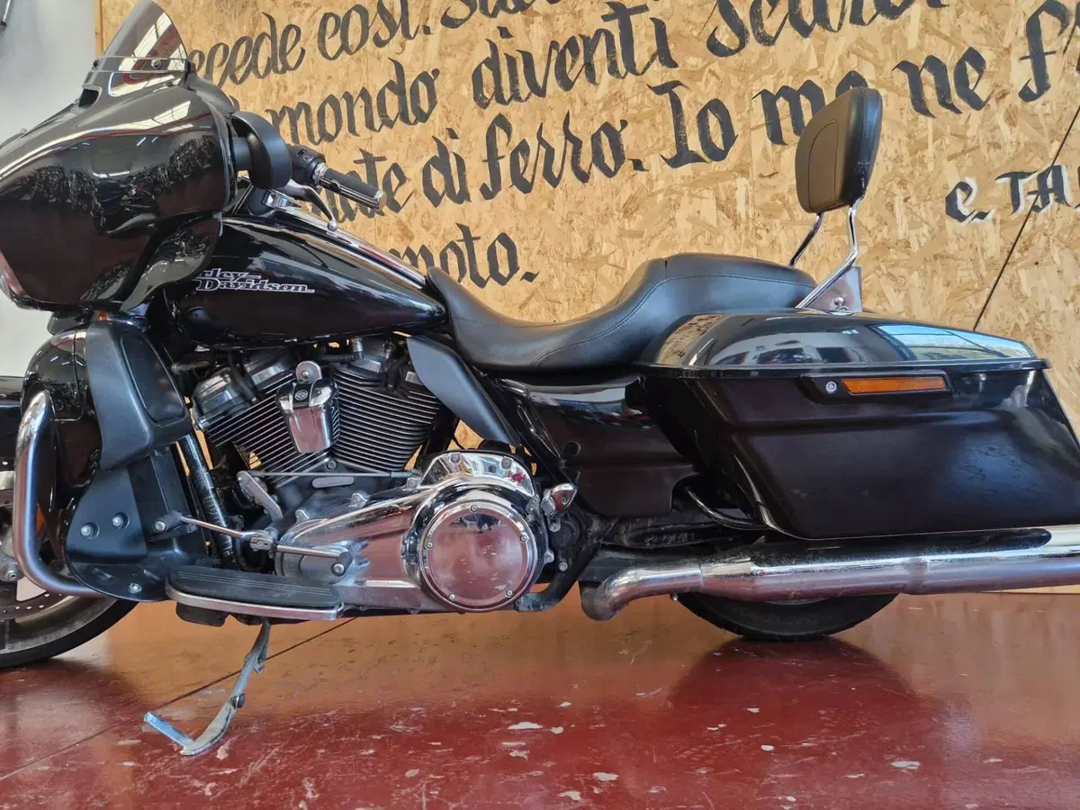 Harley-Davidson 107 Street Glide Special (2017 - 19) - FLHXS (9)