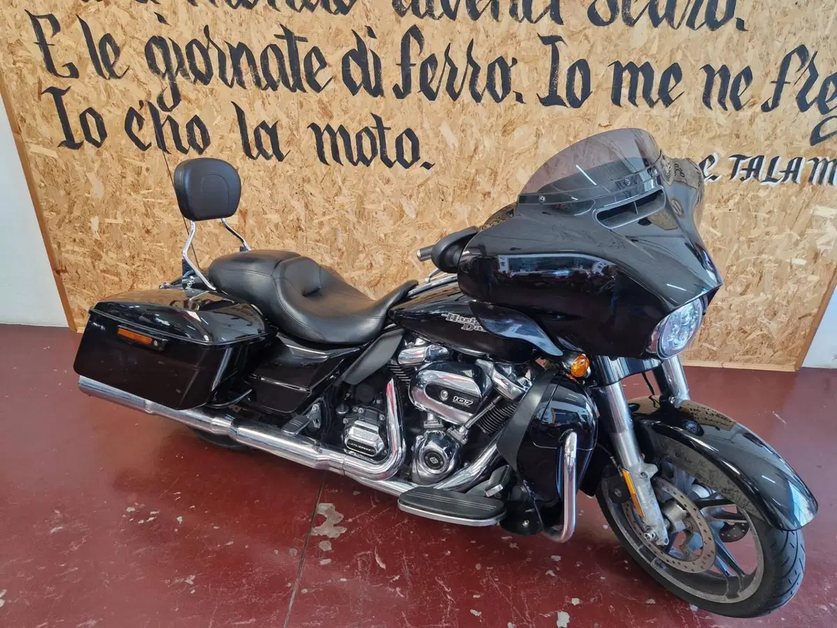 Harley-Davidson 107 Street Glide Special (2017 - 19) - FLHXS (7)