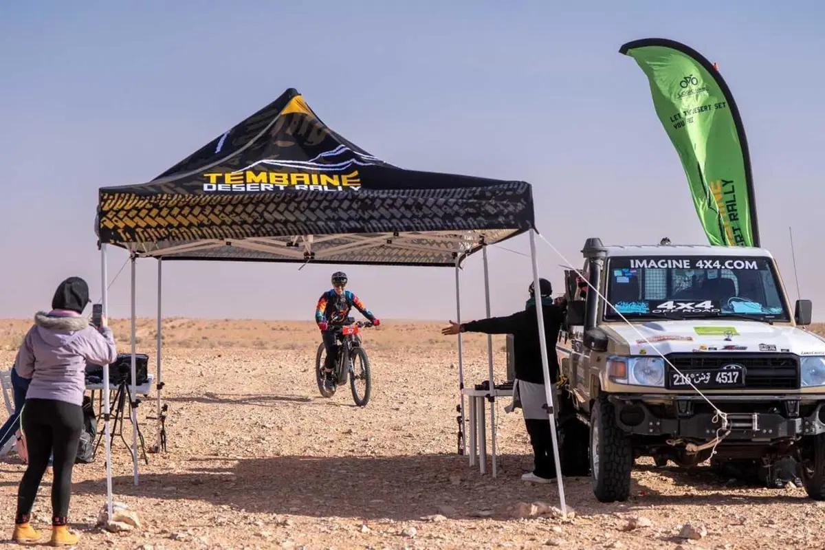 Tembaine Desert Rally 2025, prima tappa: vento contrario e batterie al limite verso Ksar Ghilane (2)