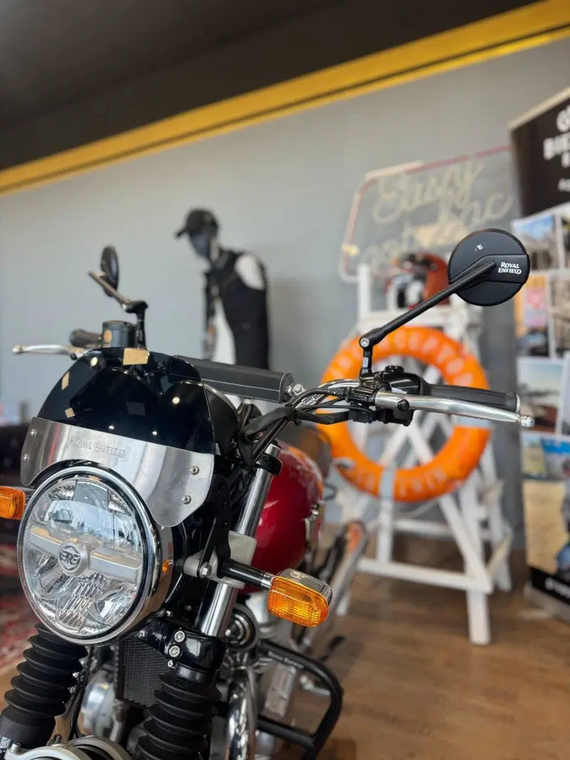 Royal Enfield Interceptor 650 Custom (2020) (3)