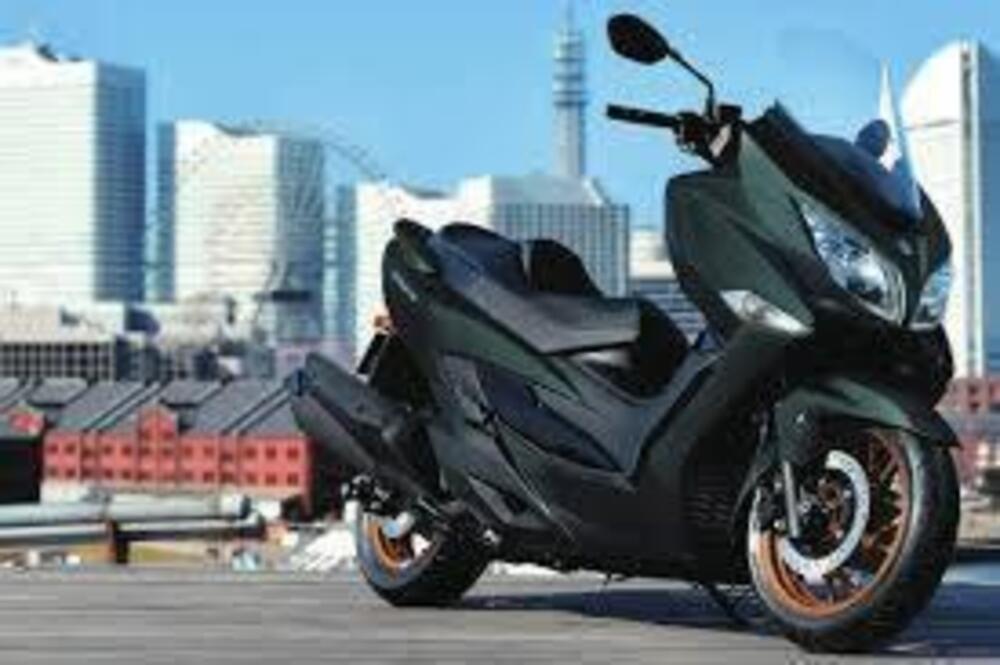 Suzuki Burgman 400 (2025)