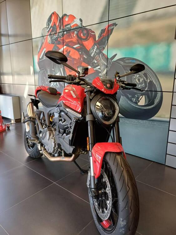 Ducati Monster 937 + (2021 - 25)