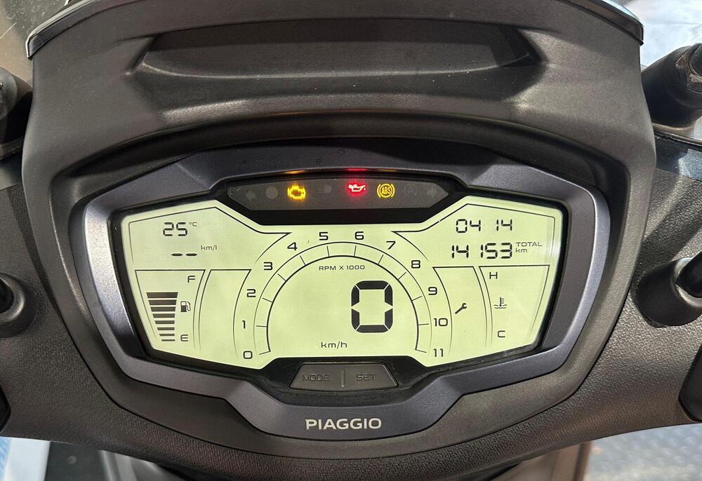 Piaggio Beverly 400 ABS-ASR (2021 - 24) (4)