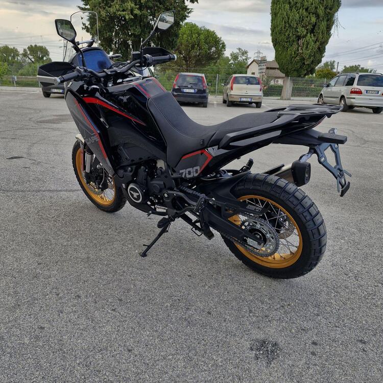 Moto Morini X-Cape 700 Gold Edition (2025) (4)