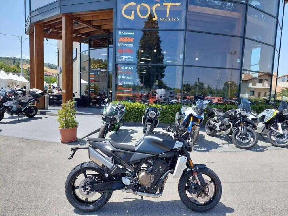 Husqvarna Svartpilen 801 (2024 - 25)