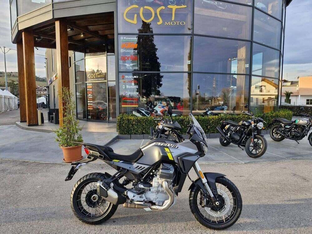 Moto Guzzi Stelvio (2024 - 25)