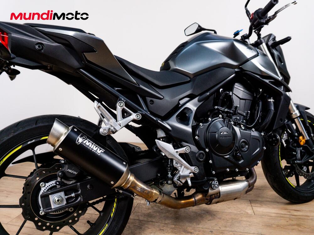 Honda CB 750 Hornet (2025) (4)