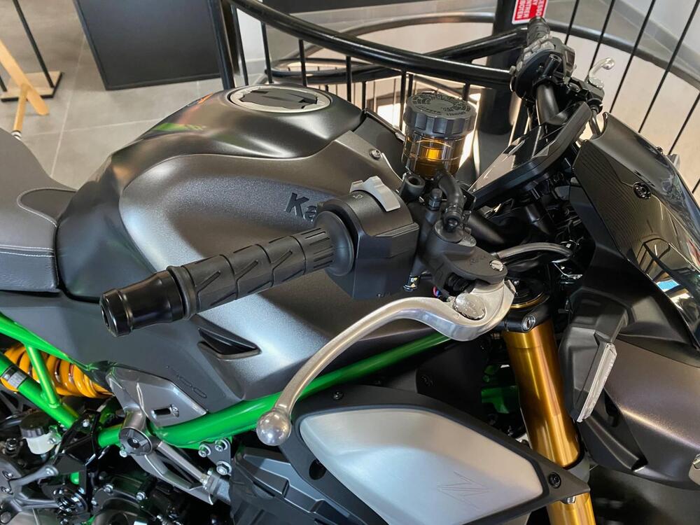 Kawasaki Z 900 SE (2025 - 26) (4)