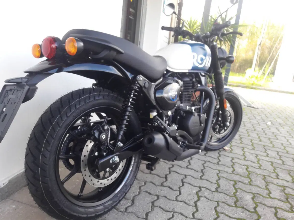 Royal Enfield HNTR 350 (2022 - 26) (7)