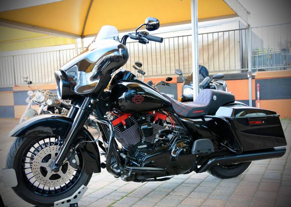 Harley-Davidson 1584 Street Glide (2008 - 10) - FLHX (4)