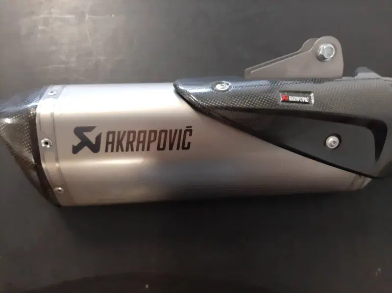 AKRAPOVIC DUKE 790 201-2020 (2)