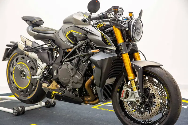 MV Agusta Rush 1000 (2021 - 22) (3)
