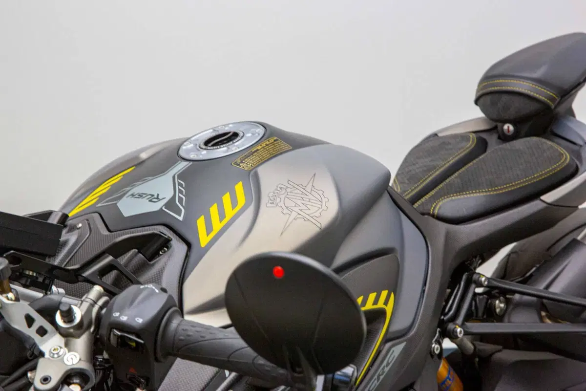 MV Agusta Rush 1000 (2021 - 22) (12)