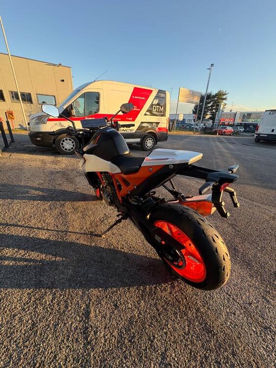 KTM 990 Duke R (2026) (4)