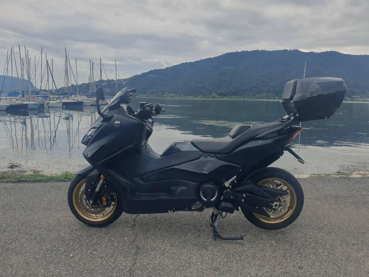 KIT PORTAPACCHI + BAULE CITY 45 YAMAHA TMAX T-MAX (2)
