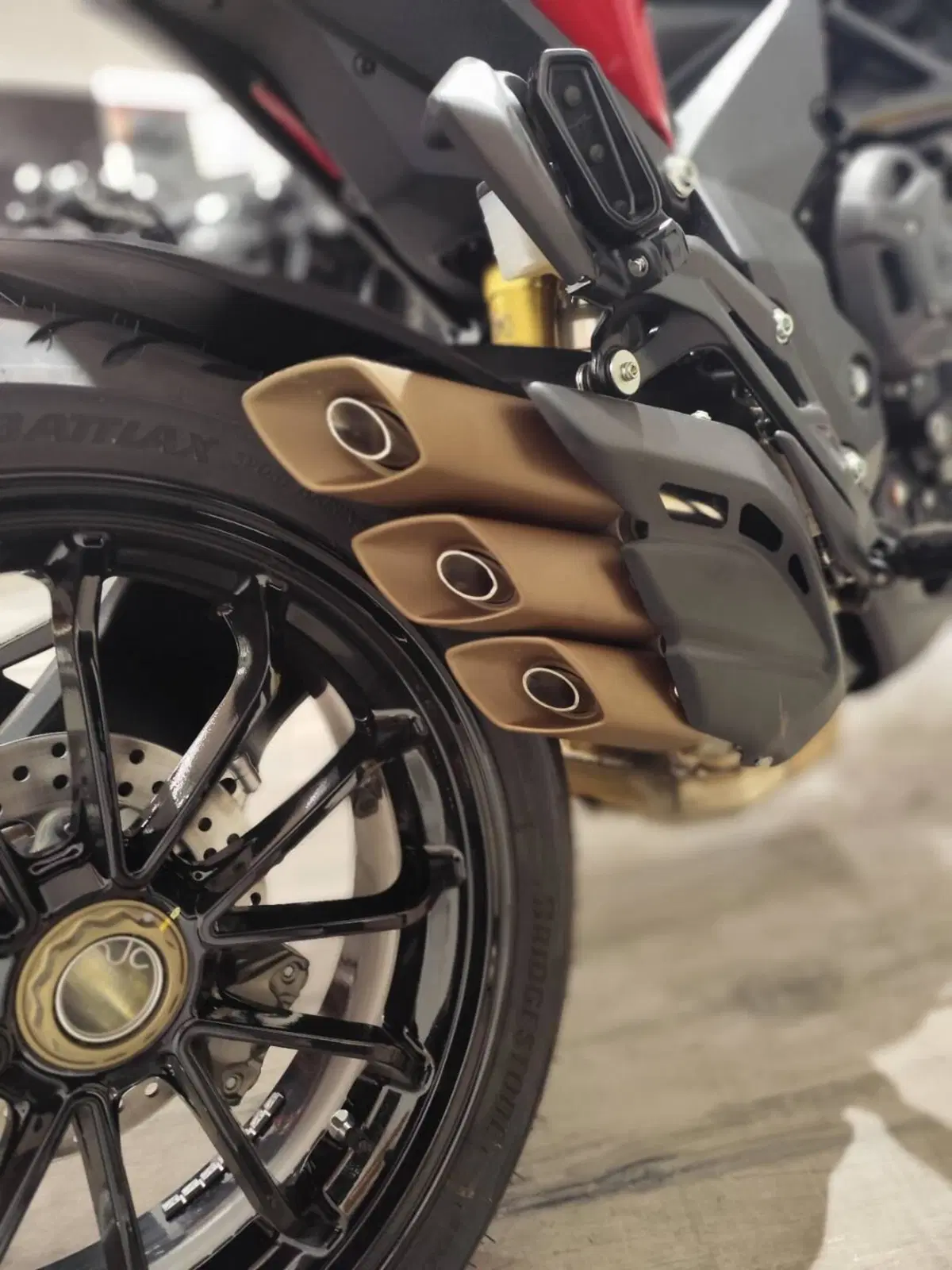 MV Agusta Superveloce 800 (2021 - 25) (17)