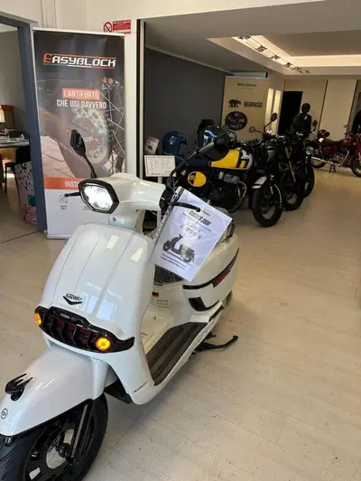 Keeway Motor Sixties 300i (2023 - 25) nuova