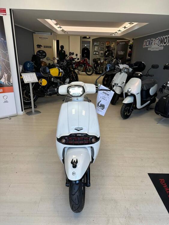 Keeway Motor Sixties 300i (2023 - 25) (3)