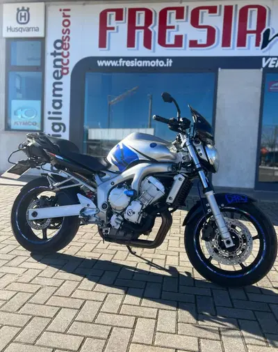 Yamaha FZ6 (2004 - 07) usata