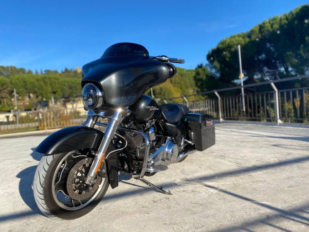 Harley-Davidson 1584 Street Glide (2008 - 10) - FLHX (2)