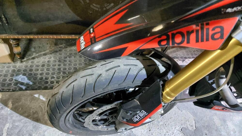 Aprilia Dorsoduro 750 Factory (2010 - 13) (2)