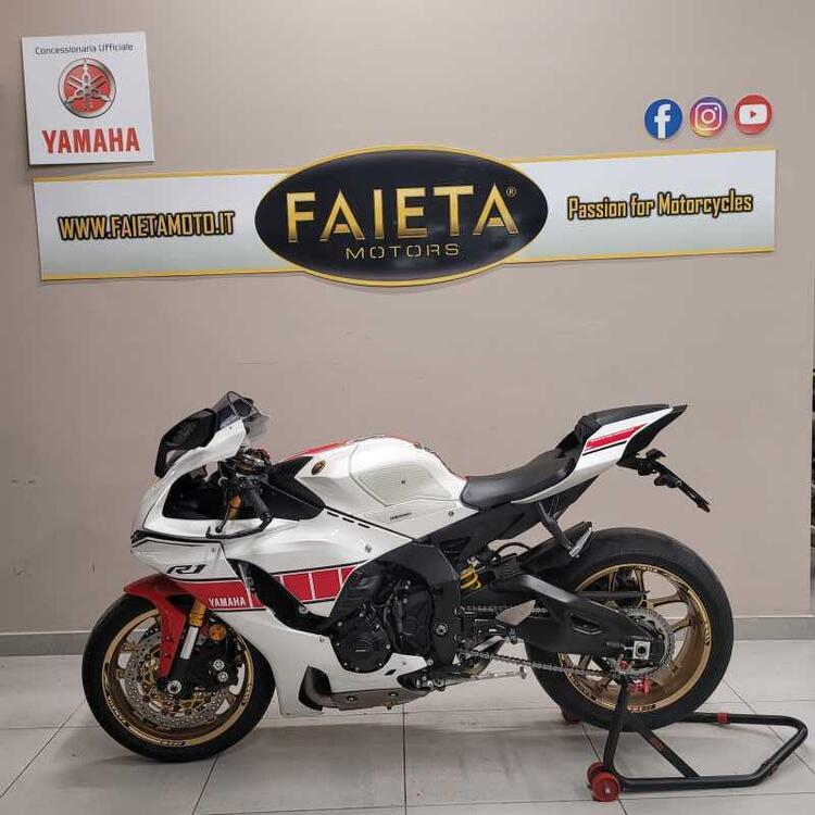 Yamaha YZF R1 World GP 60th Anniversary (2022 - 23)