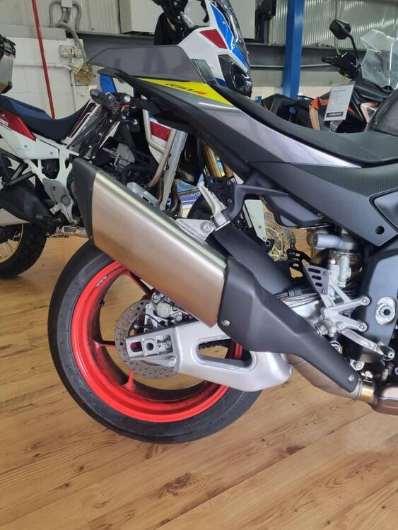 Aprilia RSV4 1100 (2025) (3)