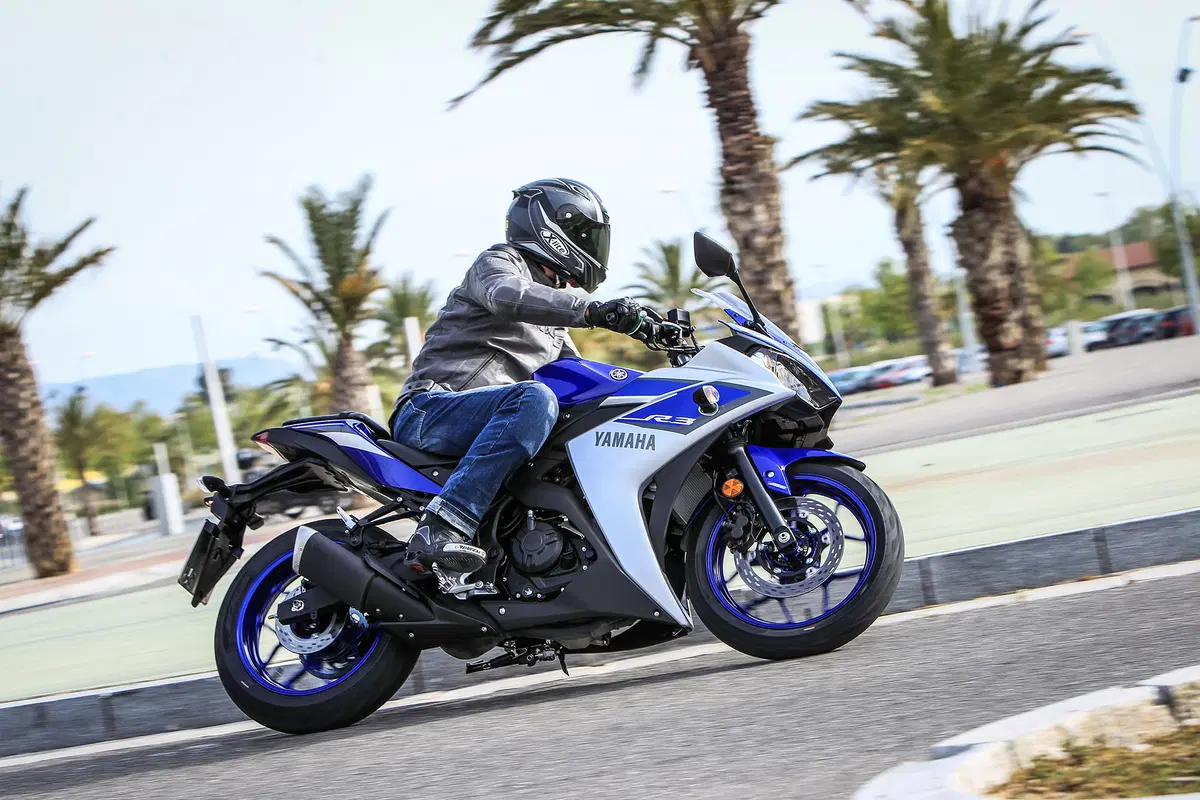 Yamaha YZF-R3 (6)