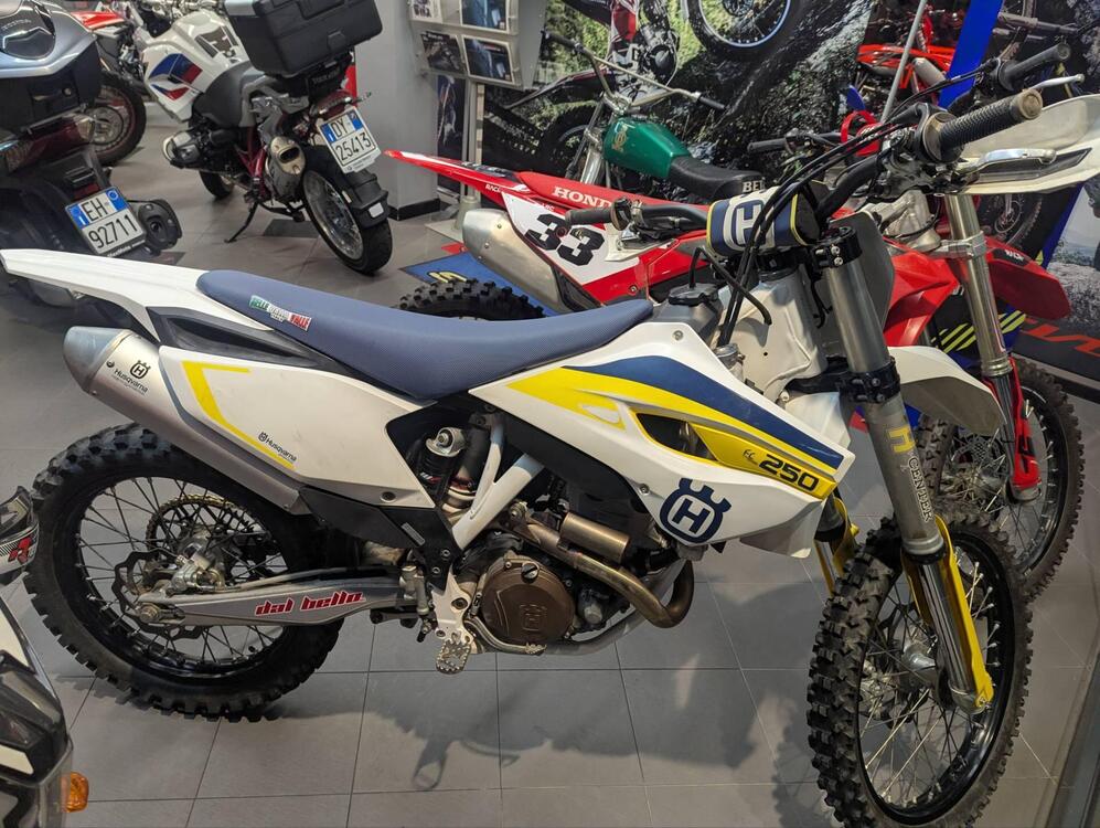 Husqvarna TE 250 (2016) (3)