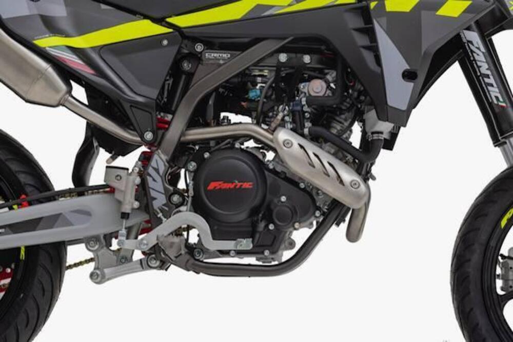 Fantic Motor XMF 125 Performance (2025) (4)