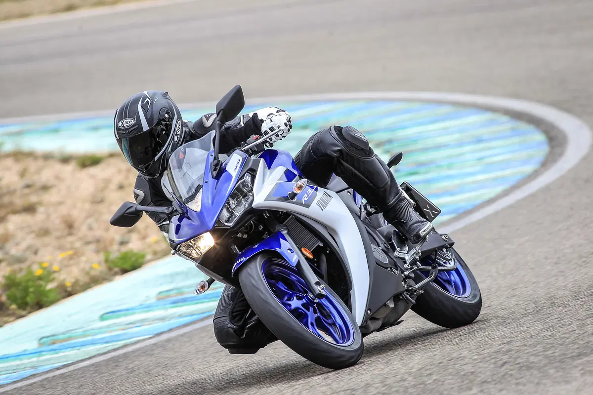 Yamaha YZF-R3 (13)
