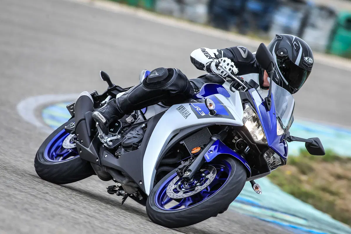 Yamaha YZF-R3 (12)