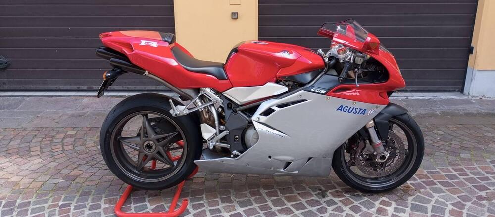 MV Agusta MV AGUSTA 750 F4 1+1