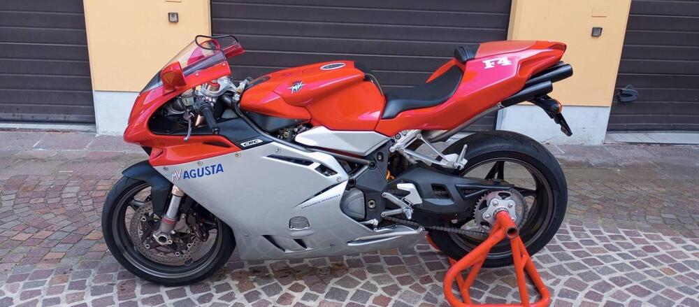 MV Agusta MV AGUSTA 750 F4 1+1 (2)