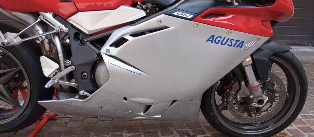 MV Agusta MV AGUSTA 750 F4 1+1 (3)