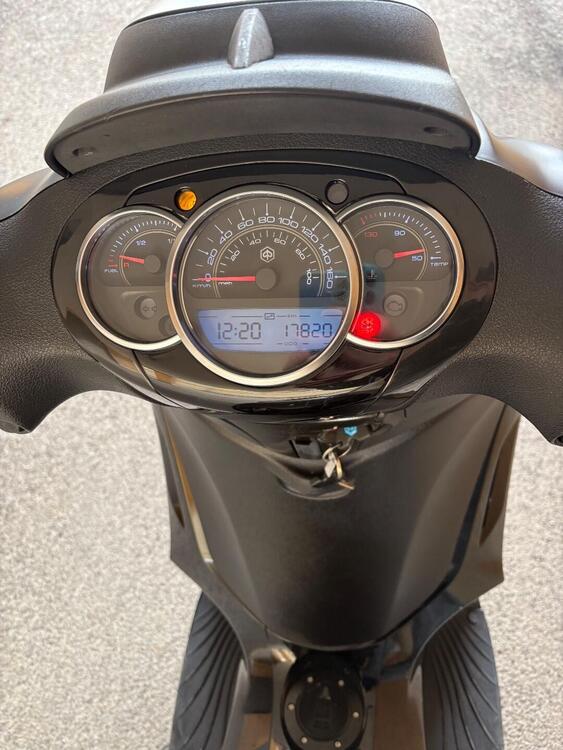 Piaggio Beverly 125 S i.e. (2010 - 17) (4)