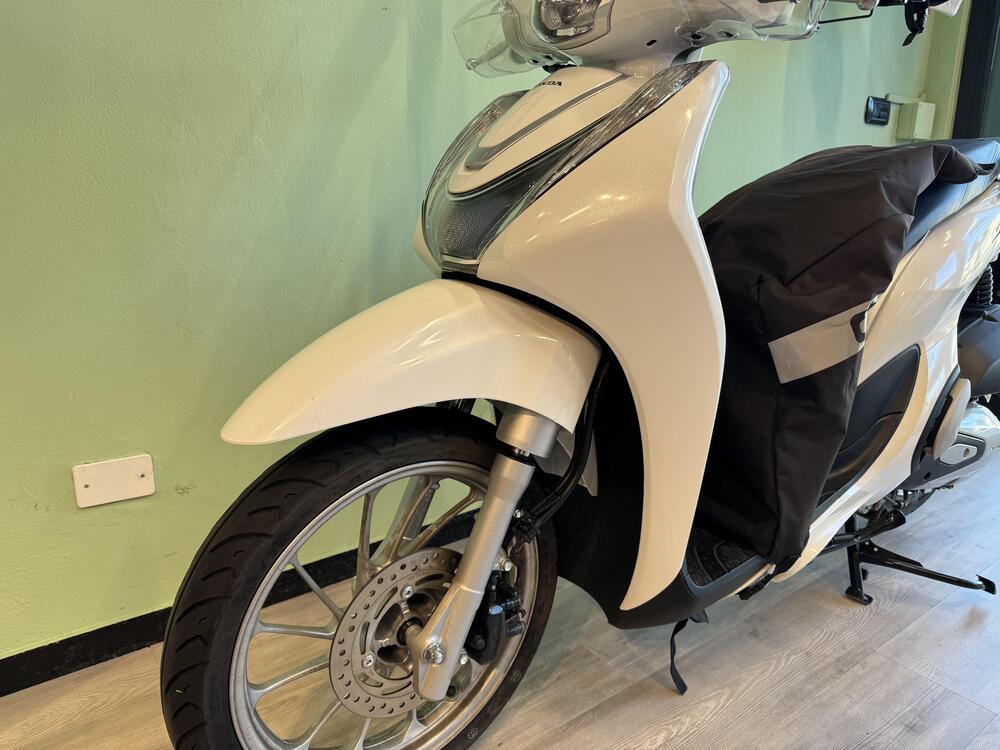 Honda SH 125i (2024 - 25) (4)