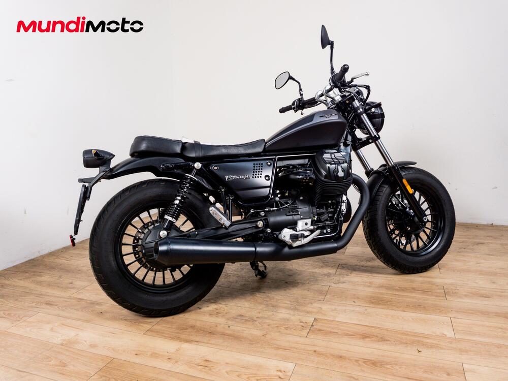 Moto Guzzi V9 Bobber (2021 - 25) (3)