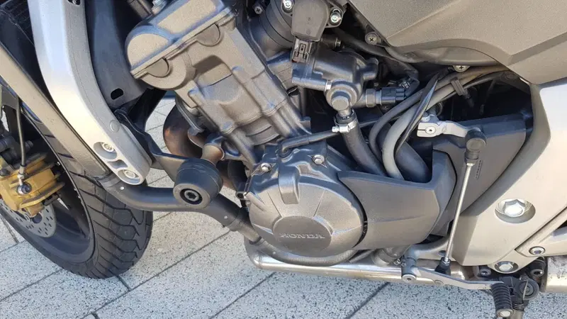 Honda Hornet 600 (2007 - 10) (6)