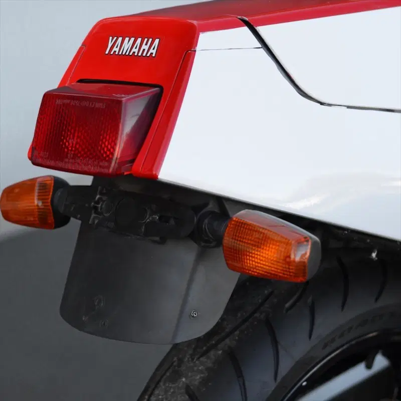 Yamaha FZR 1000 (5)