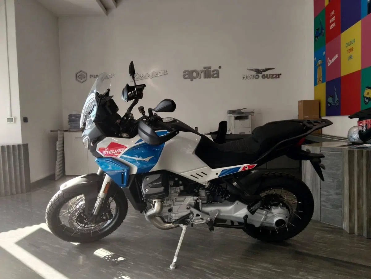Moto Guzzi Stelvio Duecento Tributo (2025 - 26) (3)
