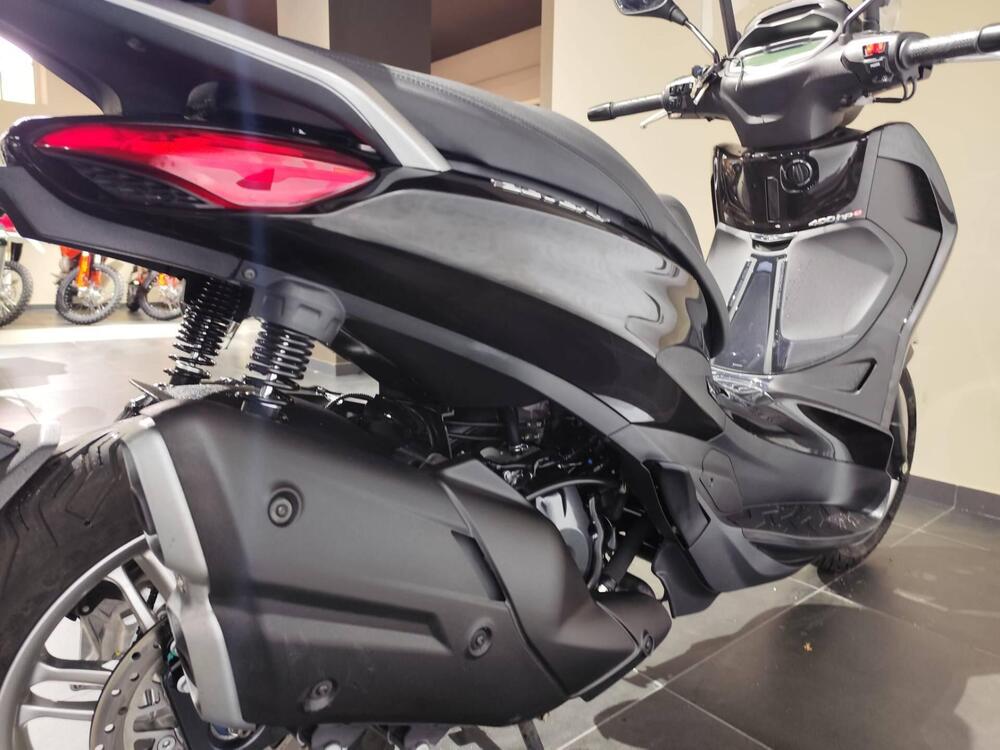 Piaggio Beverly 400 (2025) (5)