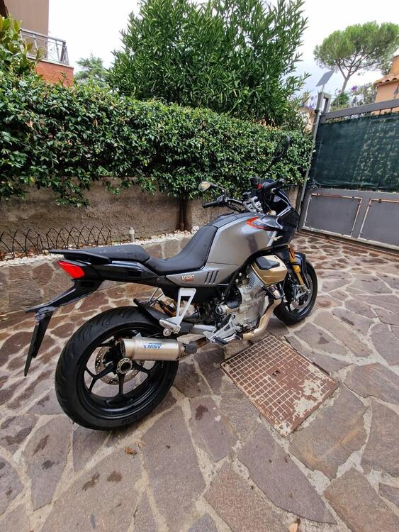 Moto Guzzi V100 Mandello S (2022 - 24) (3)