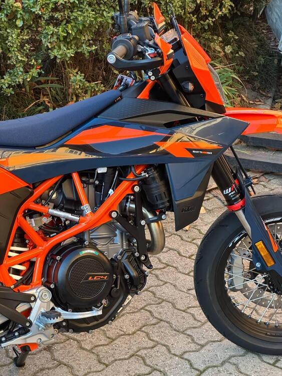 KTM 690 SMC R (2026) (3)
