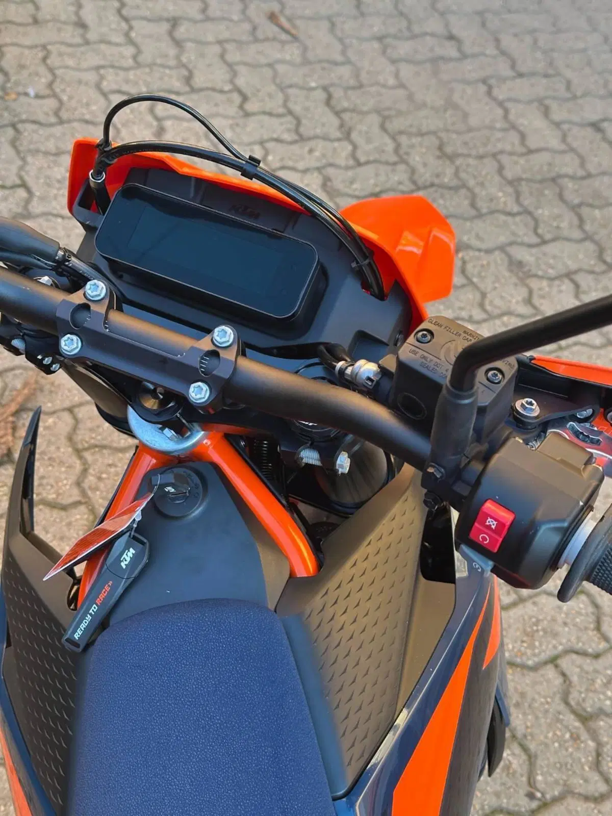 KTM 690 SMC R (2026) (7)