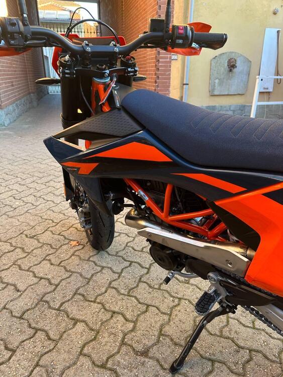 KTM 690 SMC R (2026) (5)
