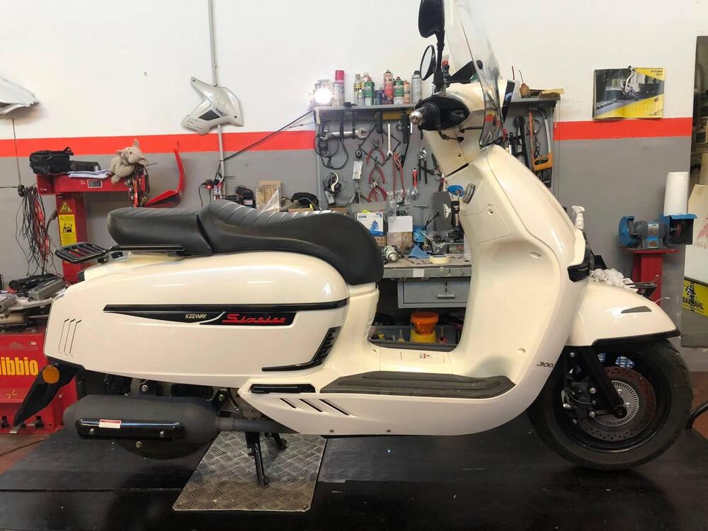 Keeway Motor Sixties 300i (2023 - 25) (2)