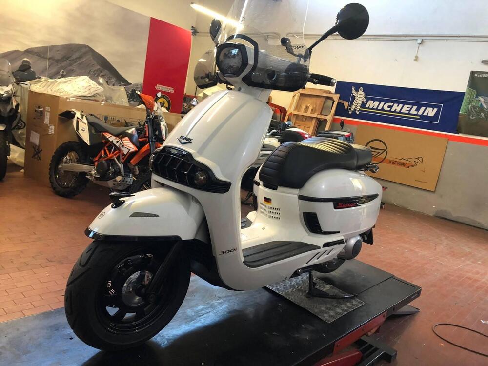 Keeway Motor Sixties 300i (2023 - 25) (4)