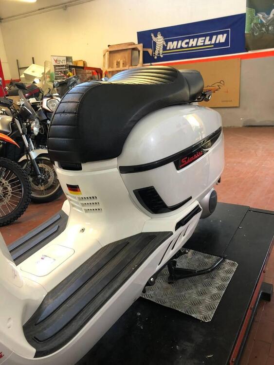 Keeway Motor Sixties 300i (2023 - 25) (5)